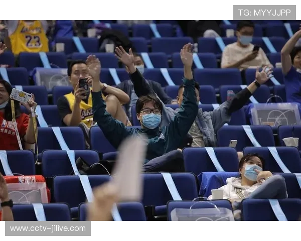 滇超美食街接待球迷，临沧酒店推观赛礼包